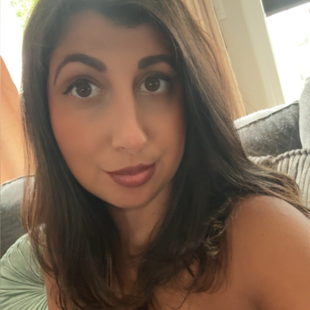 Meet your Posher, Gina